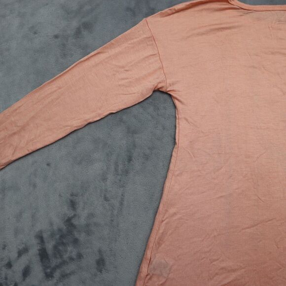 Full Tilt Shirt Womens XS Orange Round Neck Long Sleeve Arrow Design Top - Picture 15 of 16